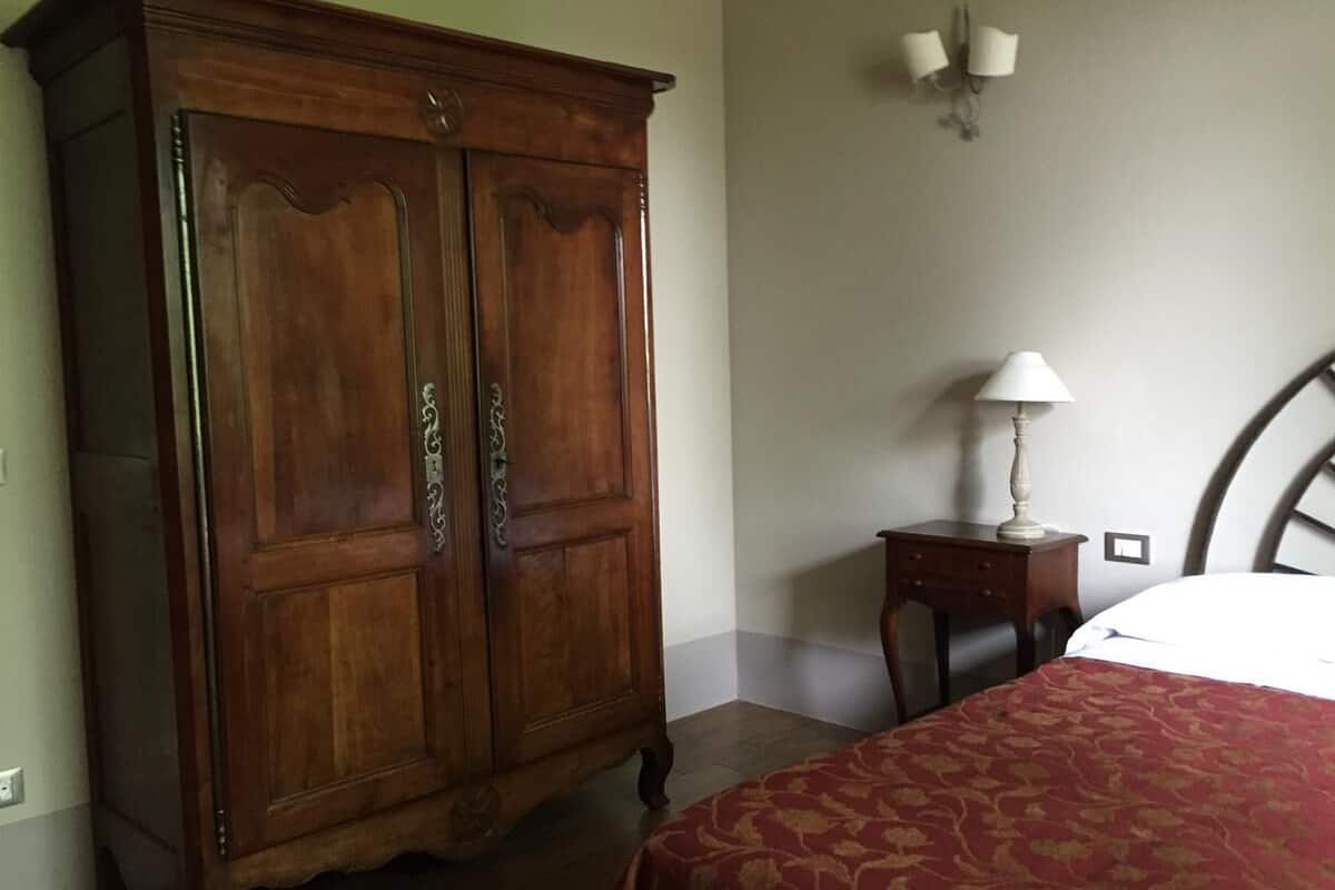 Soundproofing, free WiFi, bed sheets
