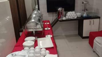 Free daily buffet breakfast