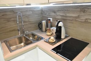 Apartment, 1 Bedroom, Annex Building | Private kitchenette - Bed & Breakfast Case Osti (Castel Maggiore)