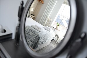 Desk, blackout drapes, iron/ironing board, free WiFi - Vikings Accommodation (York)