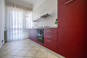 Geladeira, fogão, cooktop, lava-louças