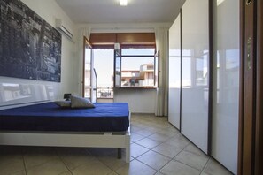 2 quartos, ferros/tábuas de passar roupa, Wi-Fi, roupa de cama