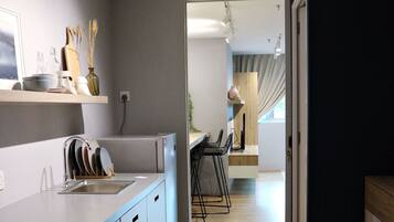 Fridge, microwave, coffee/tea maker, electric kettle