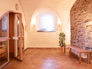 Körperbehandlungen, Aromatherapie, Warmsteinmassagen