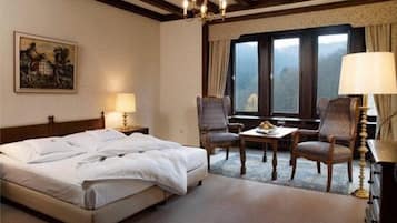 Standard Single Room | Minibar, individually decorated, individually furnished, desk