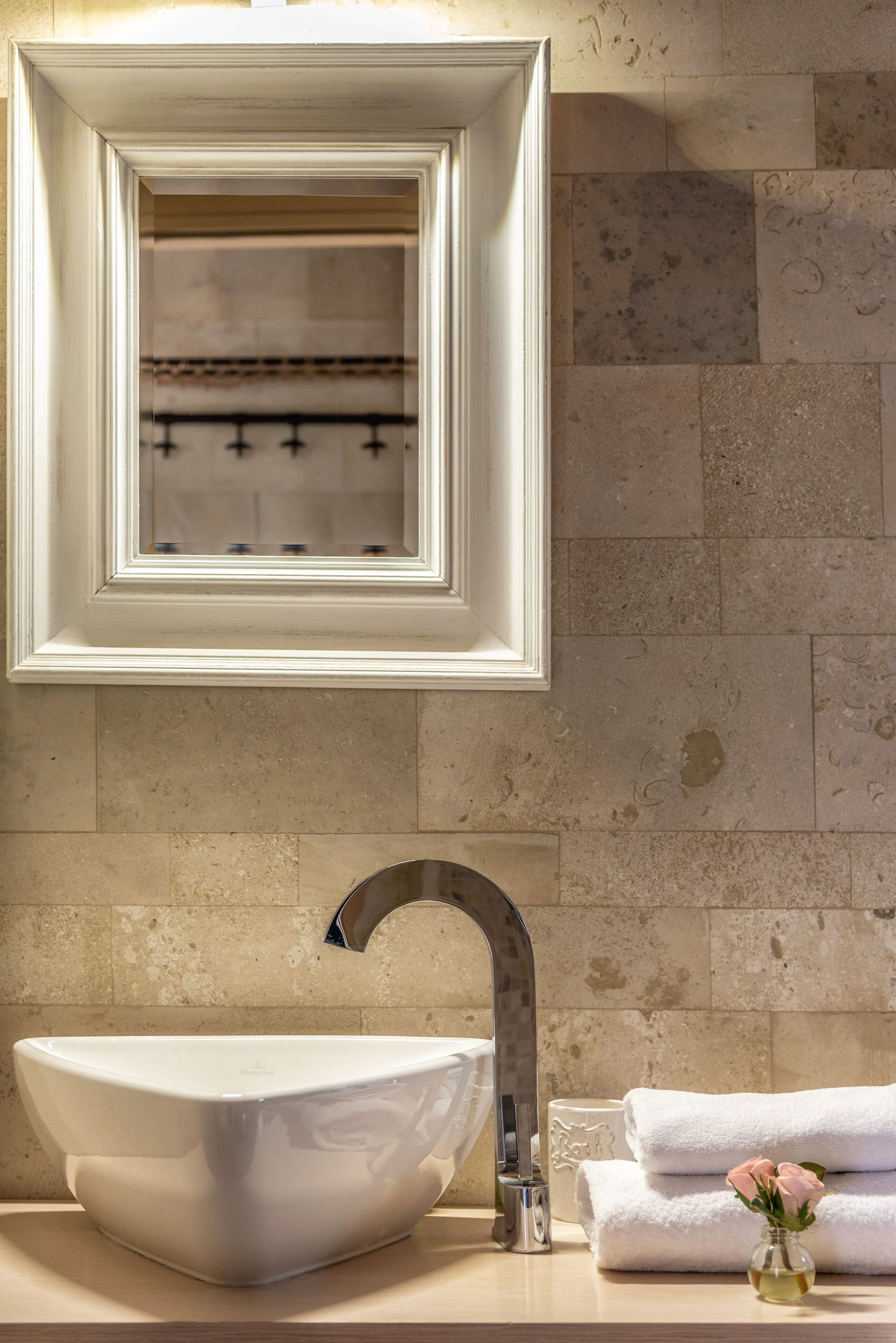 Bathroom sink