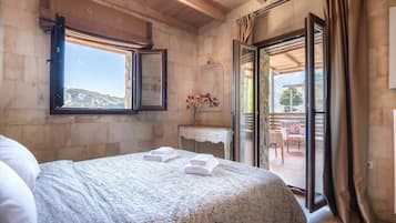 Villa, 2 Bedrooms | Premium bedding, in-room safe, iron/ironing board, free WiFi