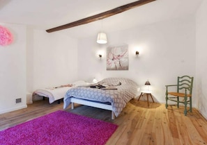 Comfort Triple Room - L'Oliveraie Eurocentre (Castelnau-d'Estretefonds)