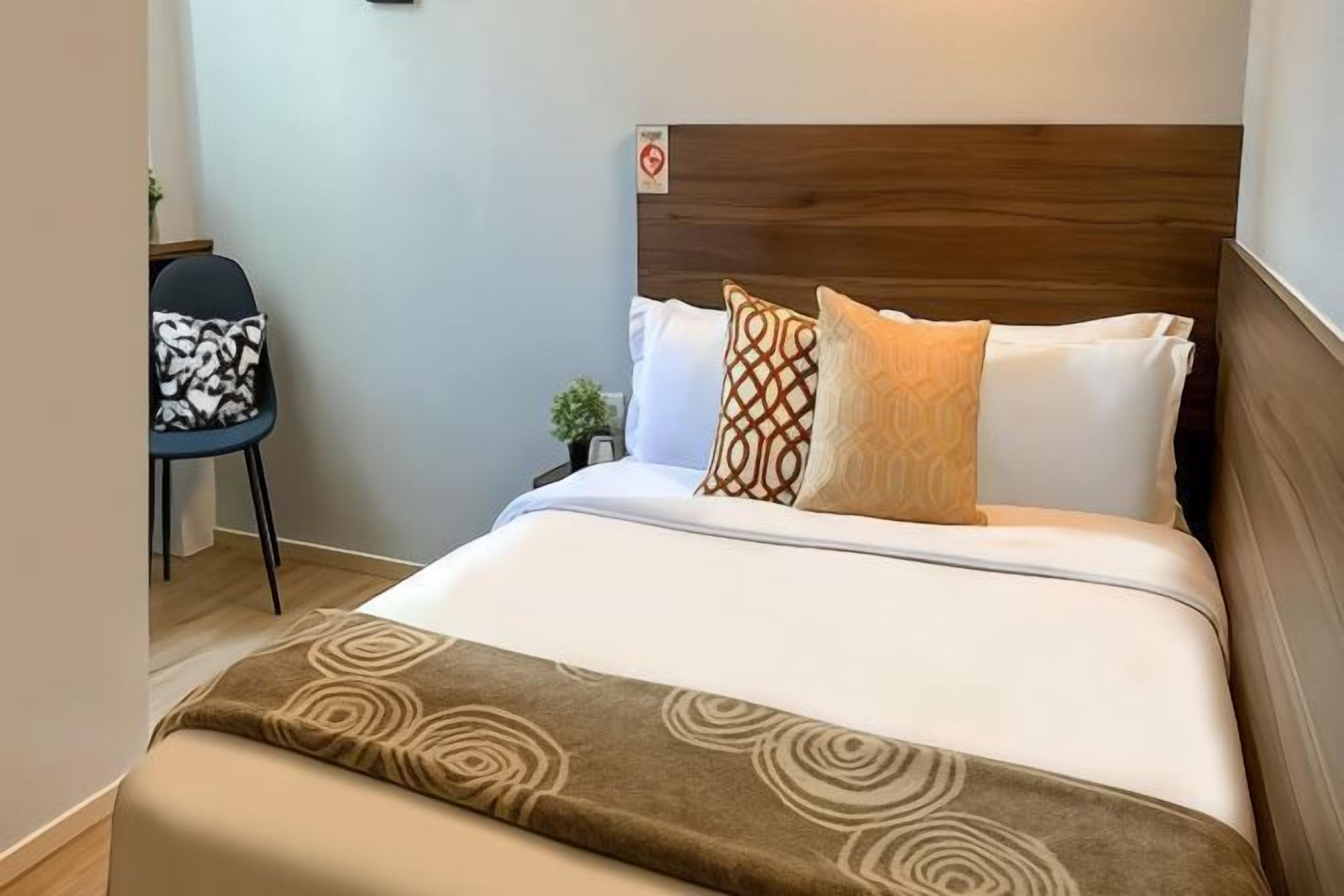 In-room safe, desk, laptop workspace, soundproofing