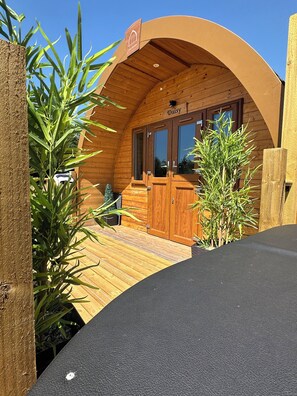 Deluxe Double room with sofa bed | Exterior - Southwell Retreat Glamping Pods (Southwell)