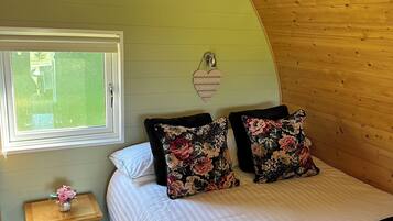 Deluxe Double room with sofa bed | Individually decorated, individually furnished, bed sheets