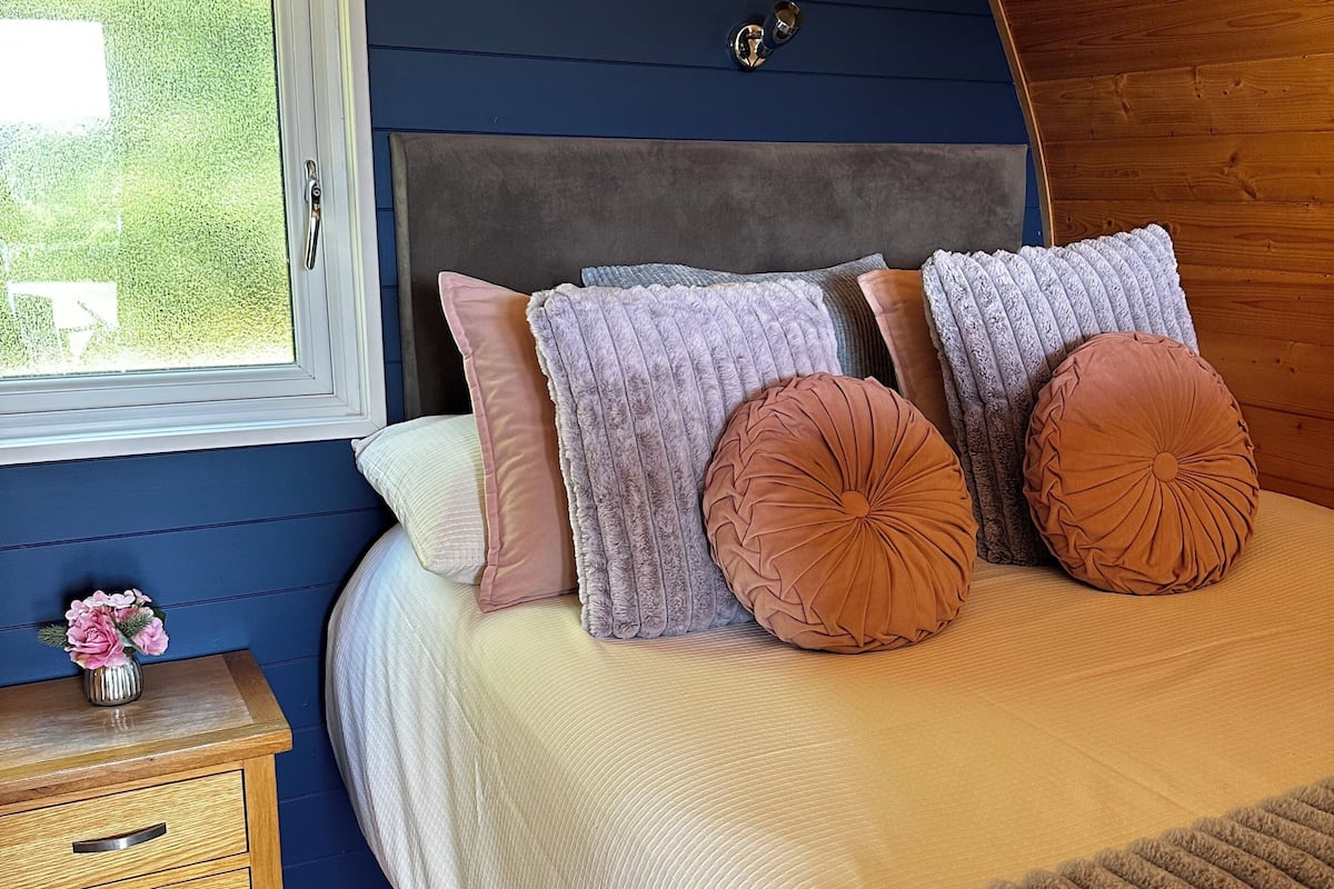 Luxury Double room with hot tub | Décor unique, ameublement unique, literie fournie