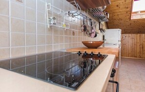 Réfrigérateur, four, plaque de cuisson, lave-vaisselle