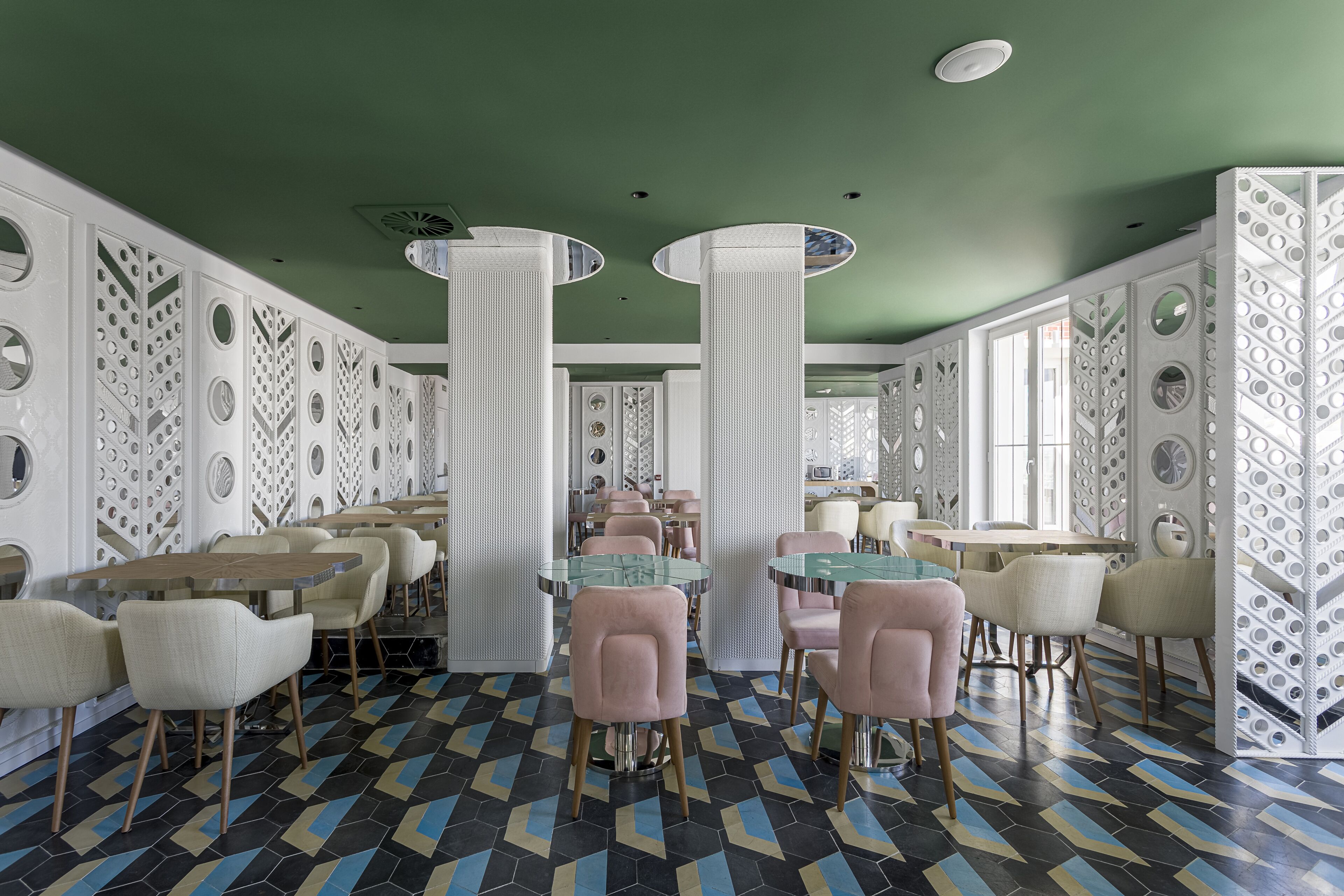 daily buffet breakfast (eur 19.95 per person)