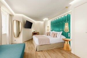 Minibar, in-room safe, desk, laptop workspace