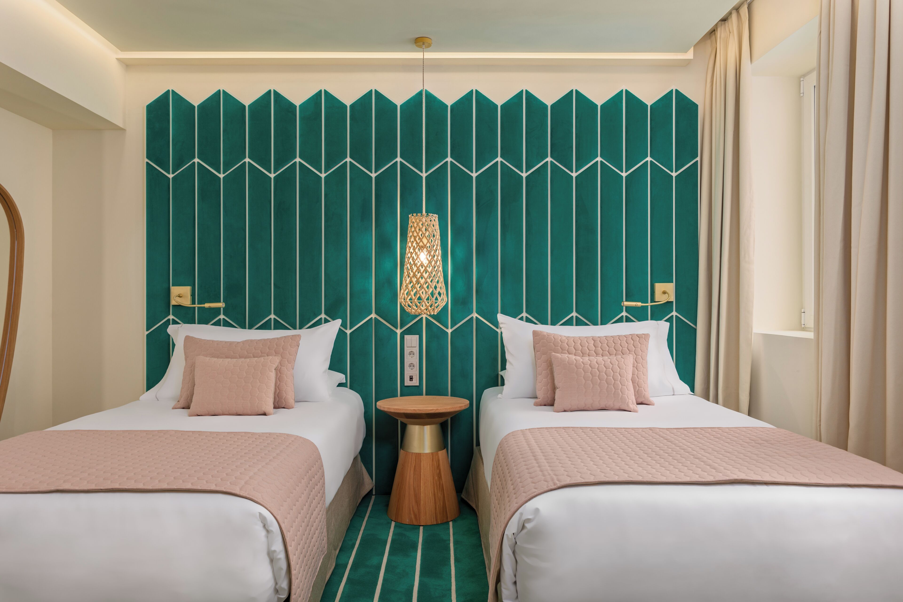 Standard Double Room Single Use | Minibar, in-room safe, soundproofing, free WiFi
