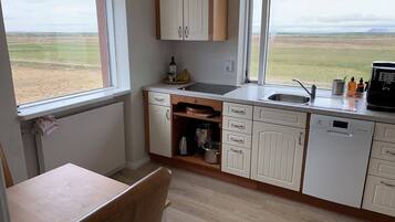 Family Villa, 4 Bedrooms, Mountain View, Mountainside | Private kitchen | Full-sized fridge, oven, stovetop, dishwasher