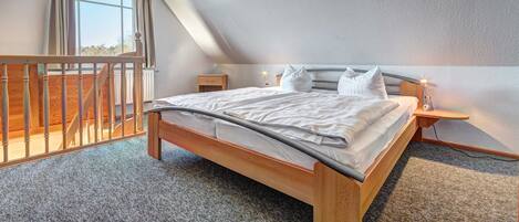 2 chambres, coffres-forts dans les chambres, fer et planche Ă repasser