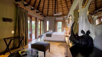 Chalet Deluxe, patio, vista al río (Rondawel 1) | 2 habitaciones y artículos del minibar gratis