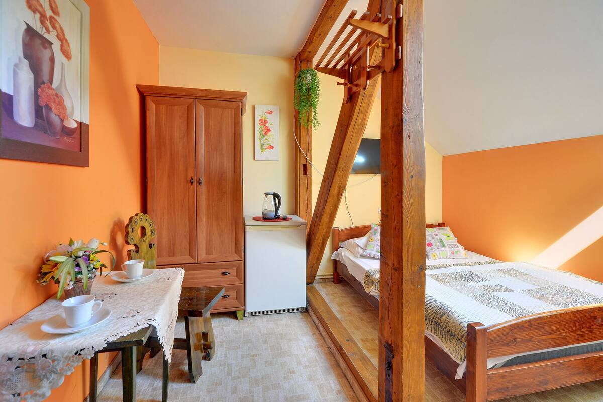 Room | WiFi (free)