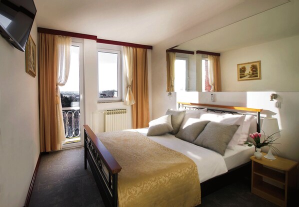 Habitación doble | Escritorio, insonorización, tabla de planchar con plancha y wifi gratis 