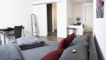 1 Schlafzimmer, schallisolierte Zimmer, BĂŒgeleisen/BĂŒgelbrett