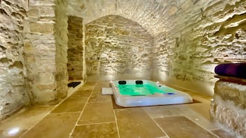Bain à remous privé