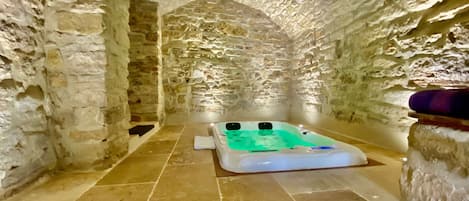 Luxury-Suite, 1 Queen-Bett, Whirlpool (SENSATION) | Eigener Whirlpool