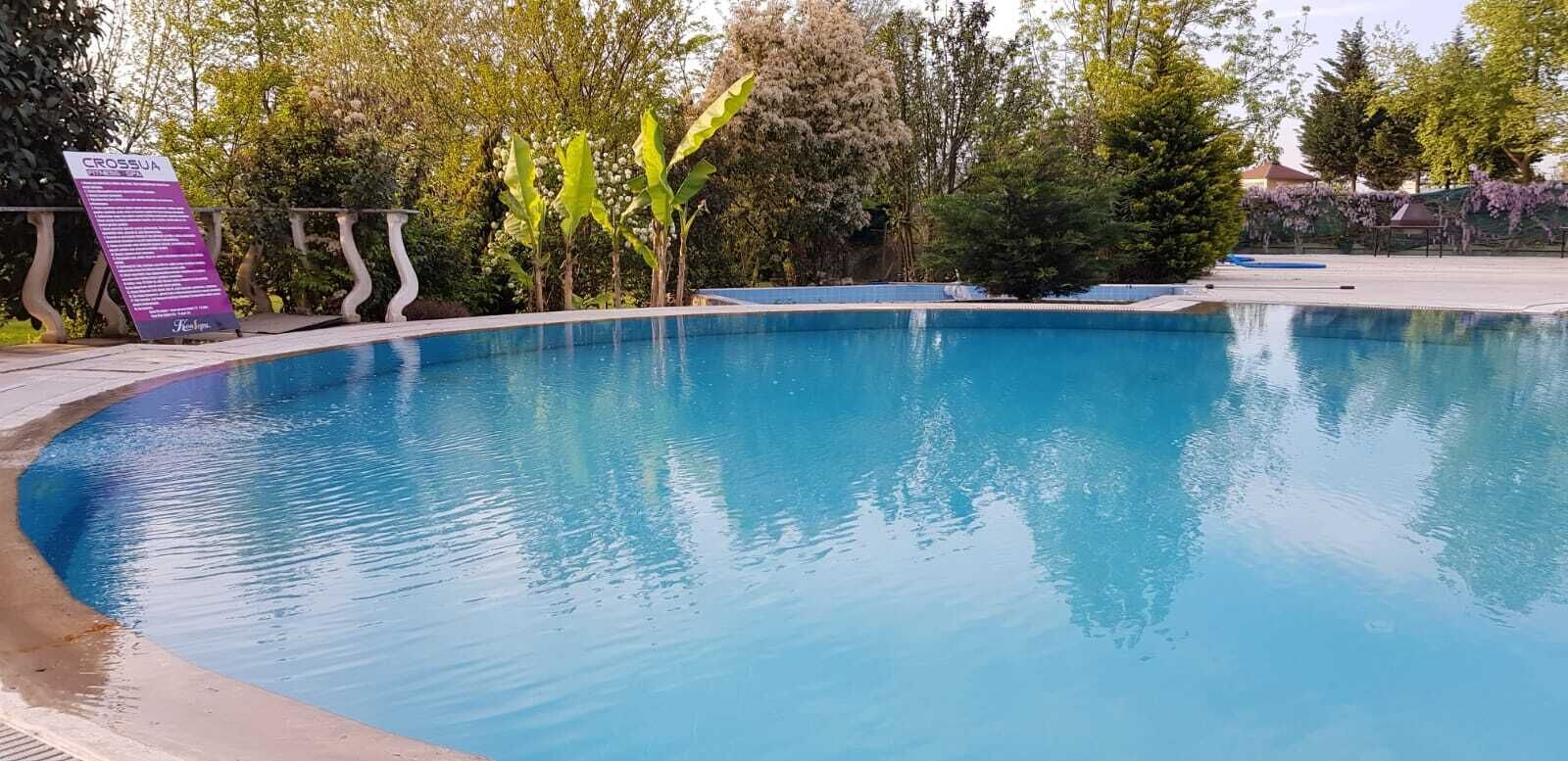 Seasonal outdoor pool