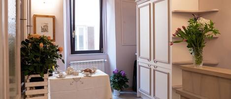 Breakfast (EUR 7 per person)