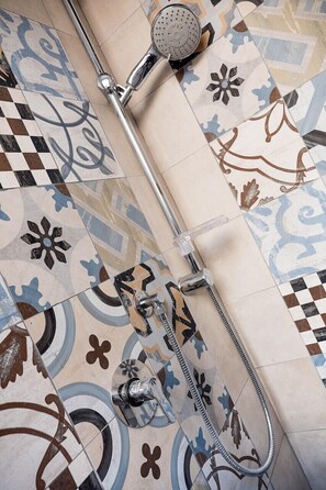 Economy Double Room | Bathroom shower - Campo Marzio (Rome)