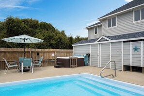 Pool - A Porpoise Watch - Gorgeous Semi-Oceanfront home with Pool (Southern Shores)