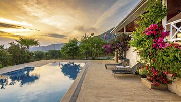 Außenpool (je nach Saison geöffnet)