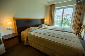 Desk, soundproofing, rollaway beds, free WiFi - Hotel Recinto (Ourem)