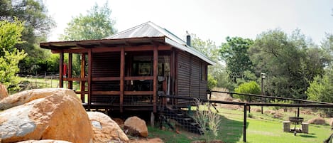 Dragonfly Cabin (5) | Terrace/patio