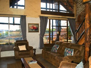 Rainbow Cabin (2) | Living area - Riverman Cabin Country Lodge (Tonteldoos)
