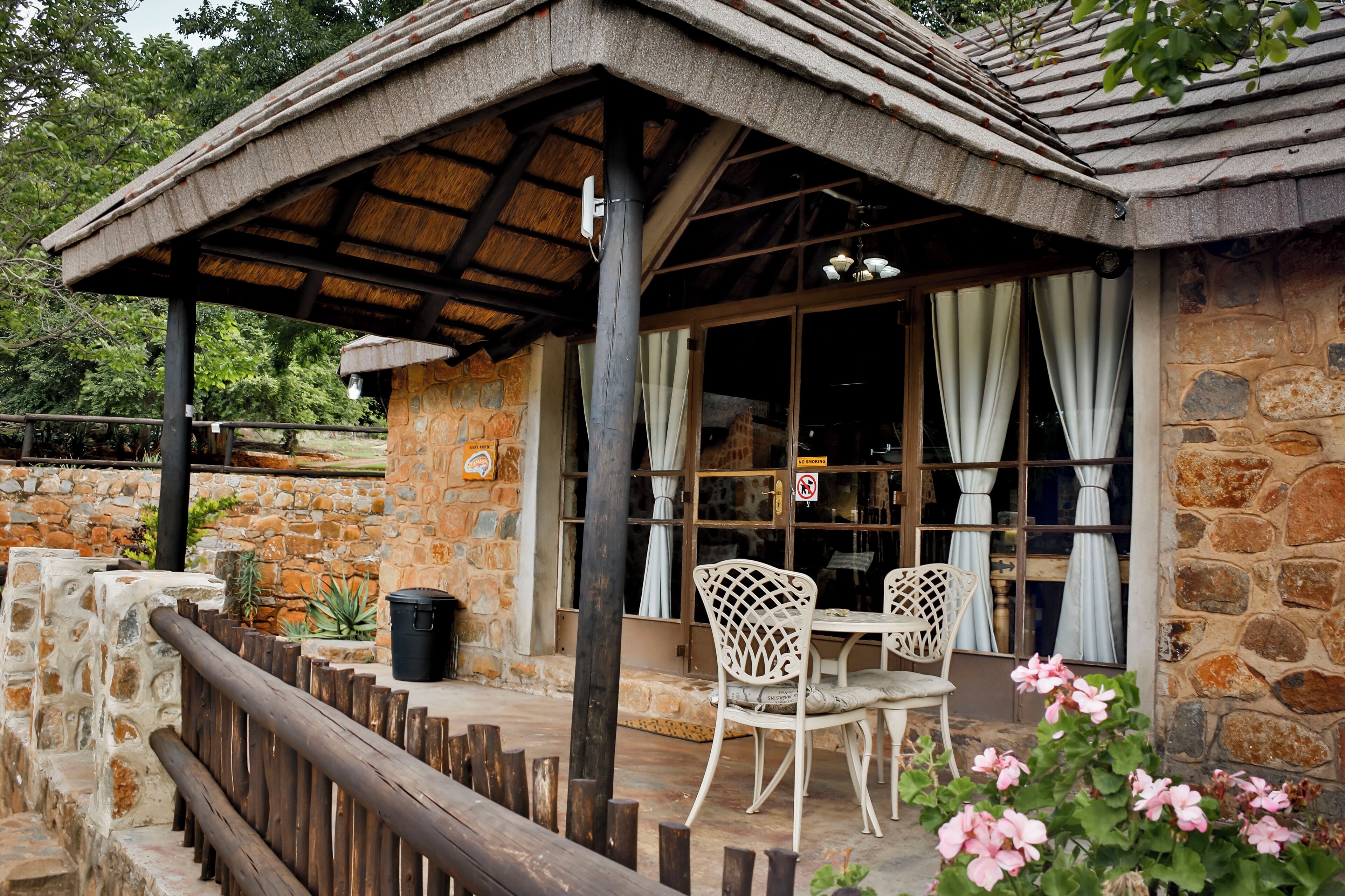 Golden Cabin (3) | Hiên