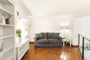 Apartment, 1 Bedroom | Living area | Flat-screen TV - La Casa del Musico (Palermo)