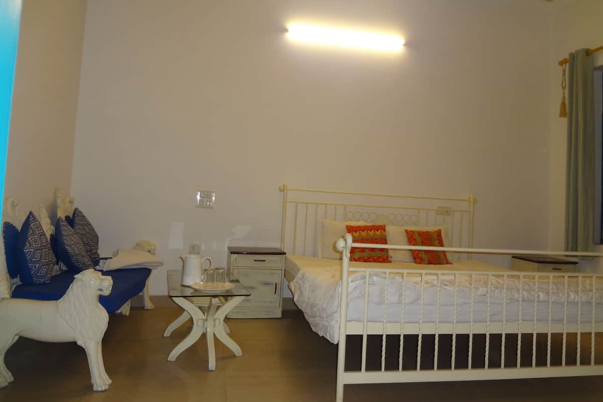 Ropa de cama de alta calidad y escritorio