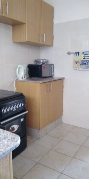Apartment, 3 Bedrooms | Private kitchen