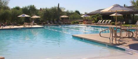 Et oppvarmet basseng