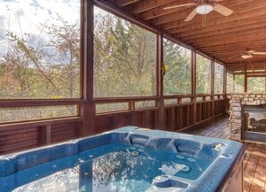 Baignoire à remous extérieure