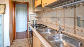 Réfrigérateur, plaque de cuisson, lave-vaisselle