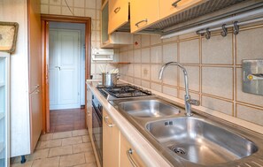 Fridge, stovetop, dishwasher, cookware/dishes/utensils