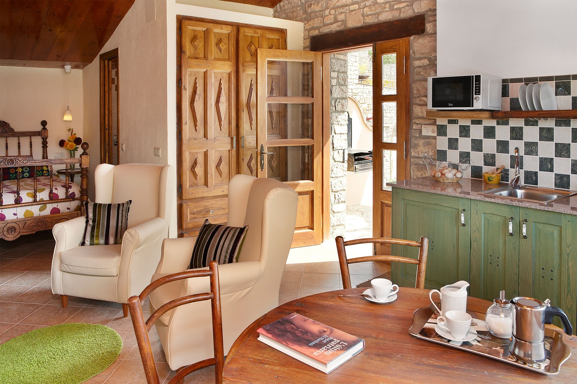 Studio, terras (El Pastador) | Privékeuken | Een koelkast met diepvriezer, een microgolfoven, een oven, een kookplaat