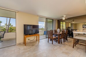 Dining - Summer Deal White Sands Beach Condo with Pool Lanai and Ocean Views (Kailua Kona)