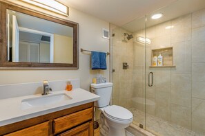 Secador de pelo y toallas