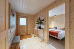 1 bedroom, iron/ironing board, WiFi