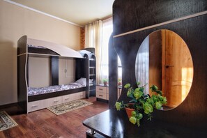 1 bedroom, iron/ironing board, free WiFi