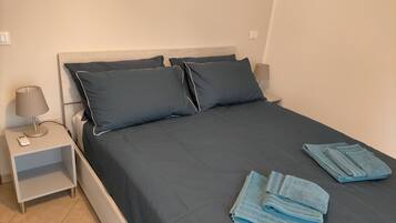 1 camera, una scrivania, ferro/asse da stiro, Wi-Fi gratuito